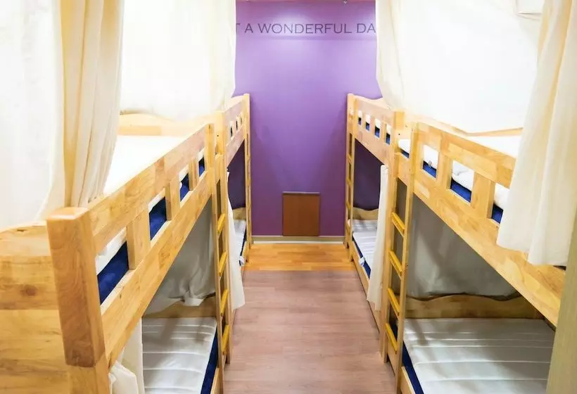 Mori Guesthouse  Hostel