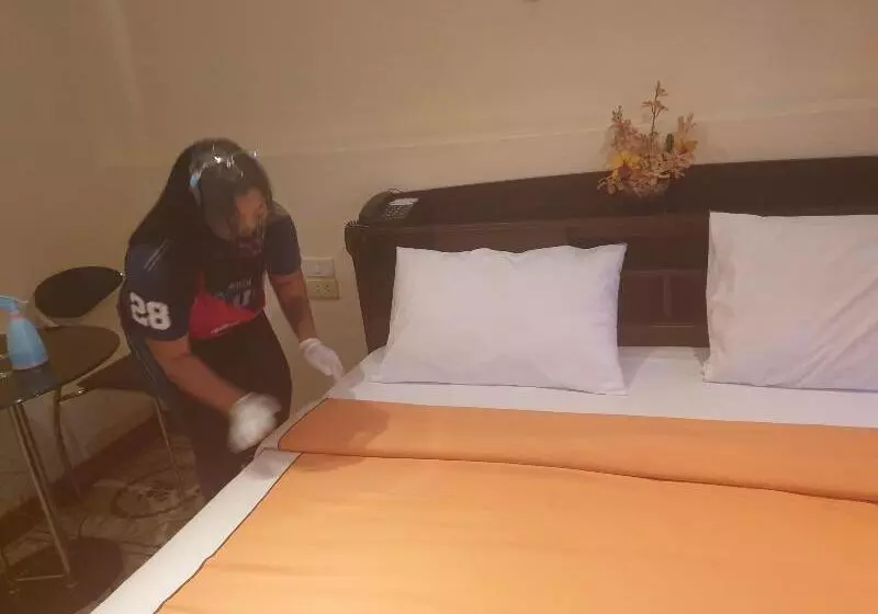 펜션 Chaiyapoon Inn