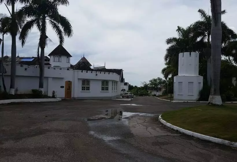 Seacastles Exora Beach Suite