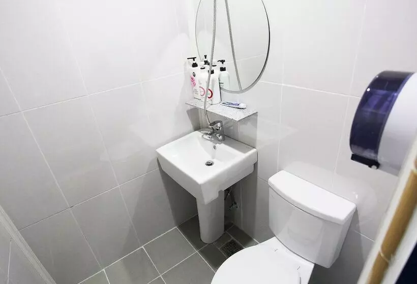 W Mini Hotel   Hostel