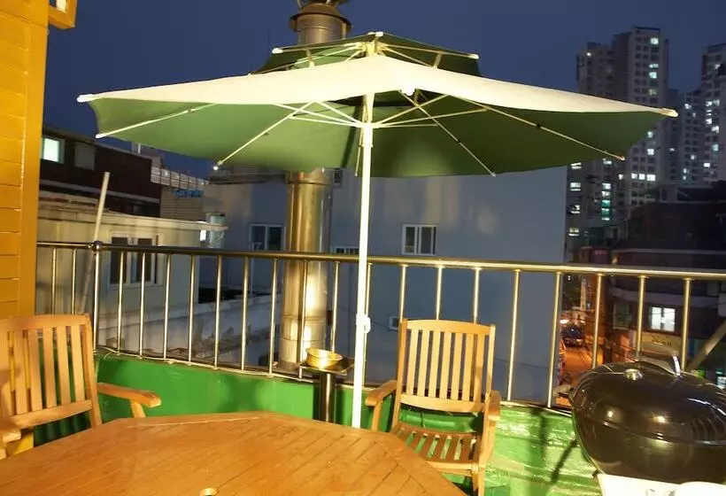 W Mini Hotel   Hostel