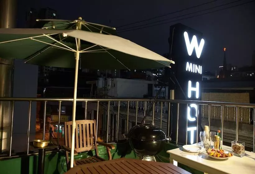 W Mini Hotel   Hostel
