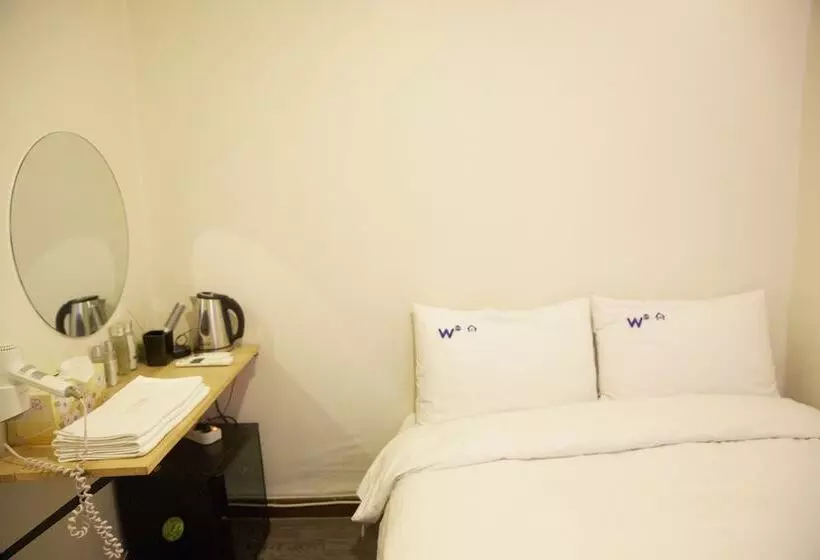 W Mini Hotel   Hostel