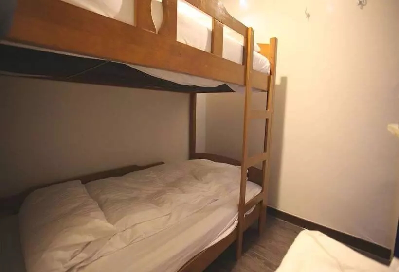 W Mini Hotel   Hostel