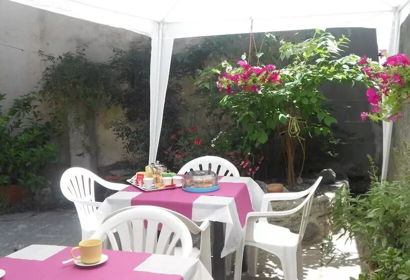 تختخواب و صبحانه Da Rosa