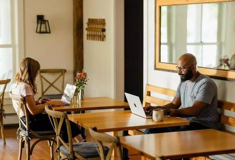 ベッドアンドブレックファースト Hill Farm Inn