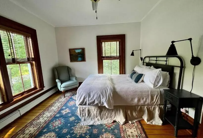 ベッドアンドブレックファースト Hill Farm Inn