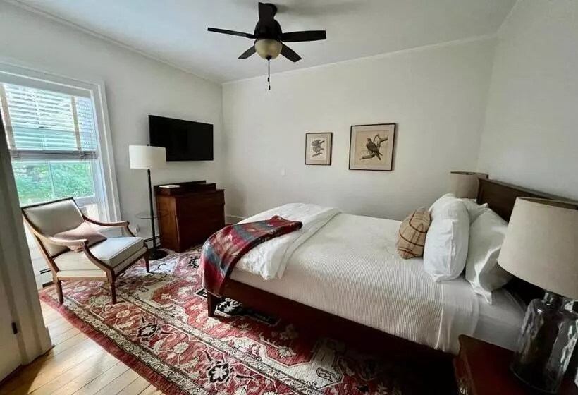 ベッドアンドブレックファースト Hill Farm Inn