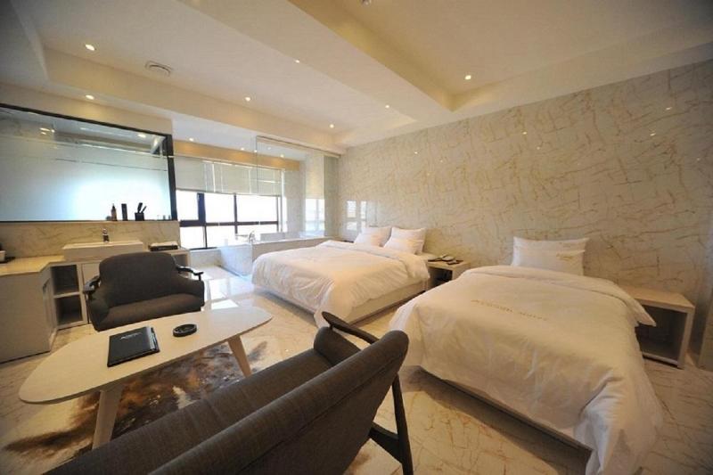 Almond Hotel Busan Station