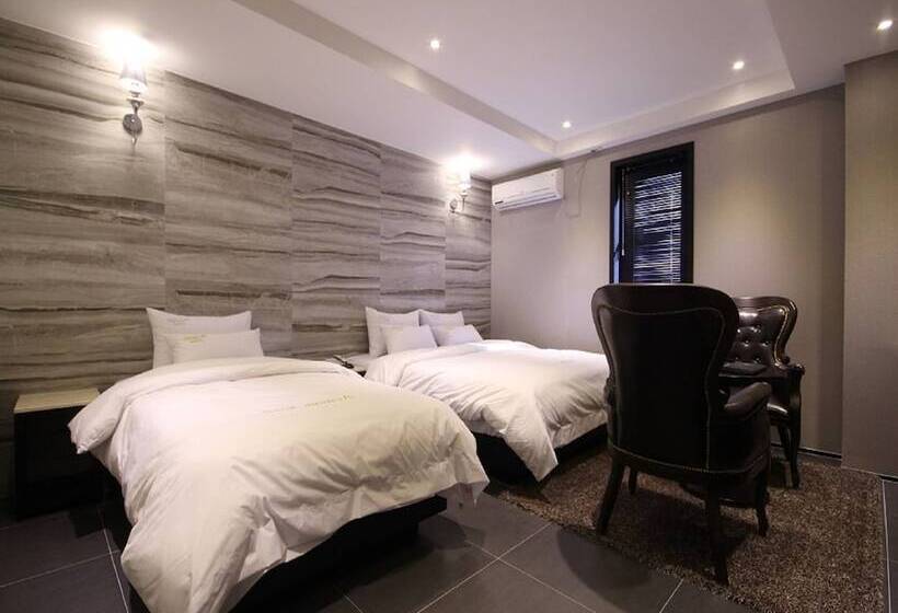 Almond Hotel Busan Station