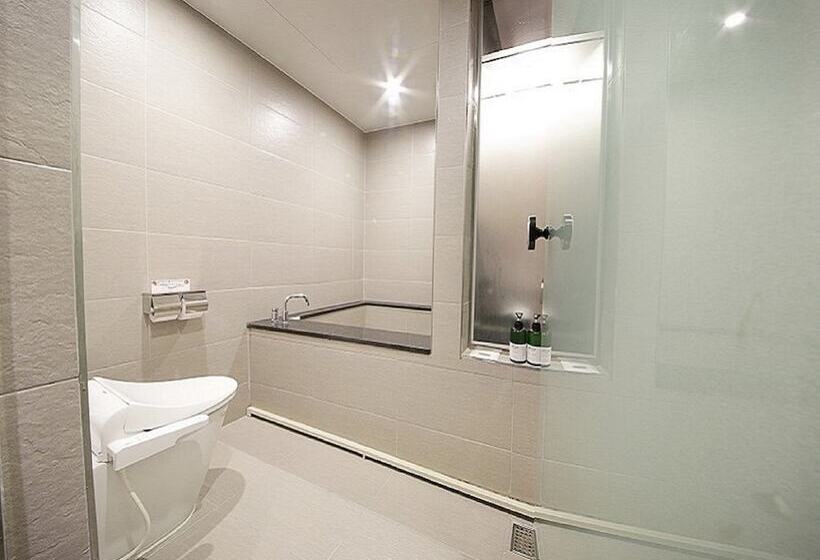 Almond Hotel Busan Station