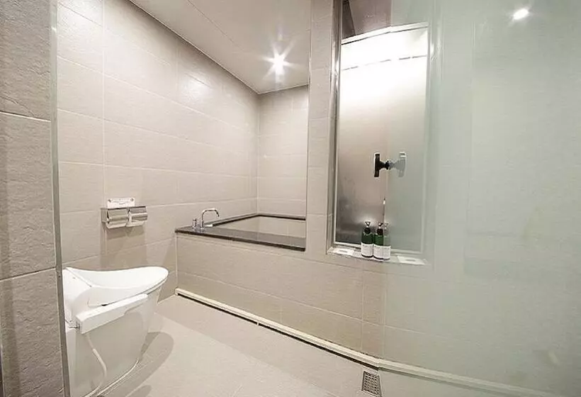 Almond Hotel Busan Station