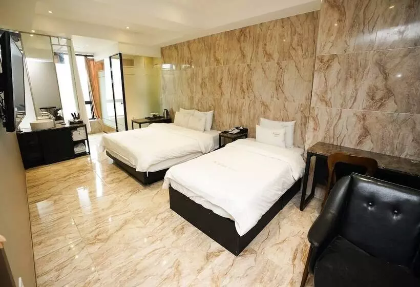 Almond Hotel Busan Station