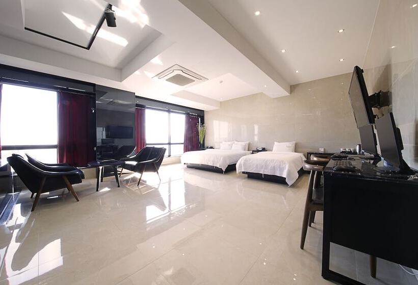 Almond Hotel Busan Station