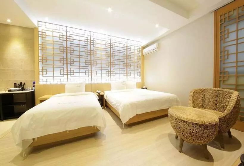 Almond Hotel Busan Station