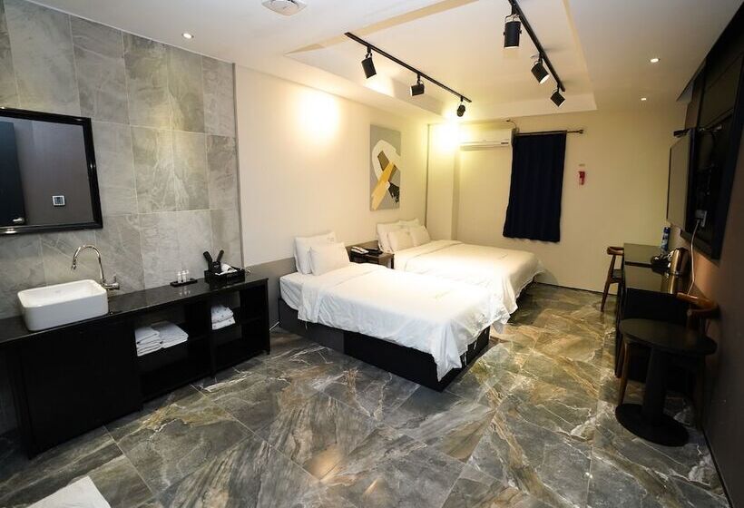 Almond Hotel Busan Station