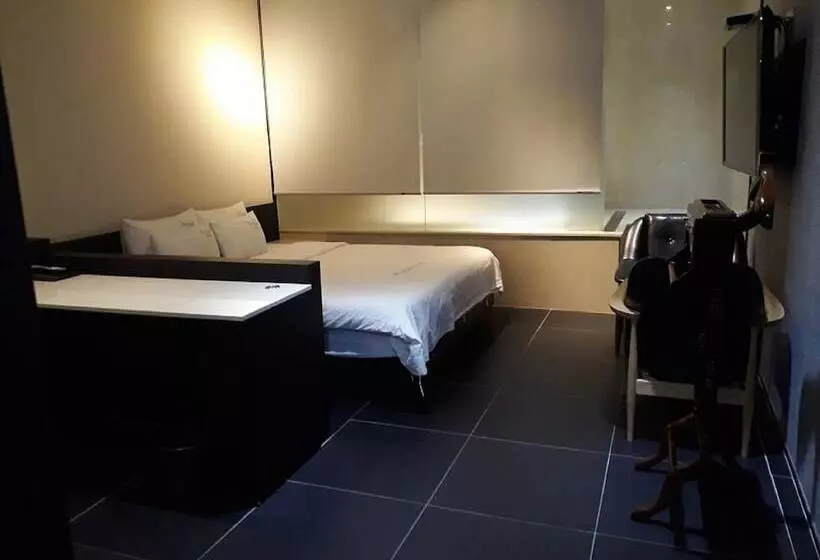 Almond Hotel Busan Station