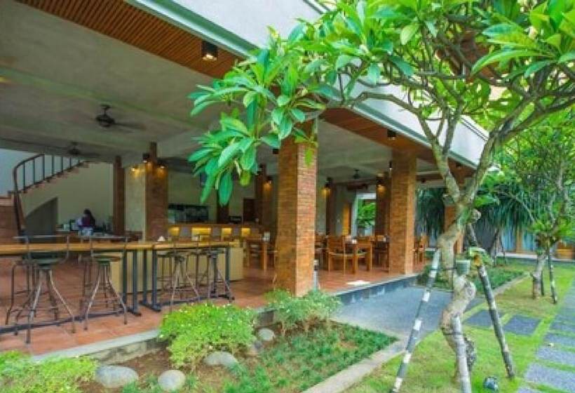 בית מלון כפרי Kubu Cempaka Seminyak