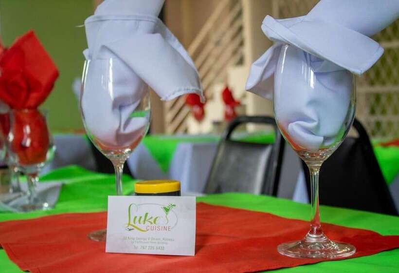 هتل La Flamboyant