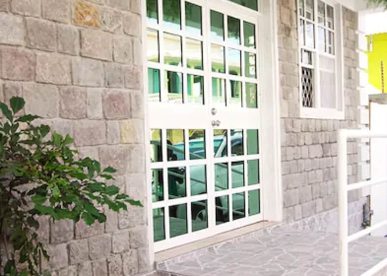 هتل La Flamboyant