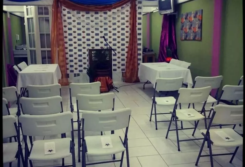 هتل La Flamboyant