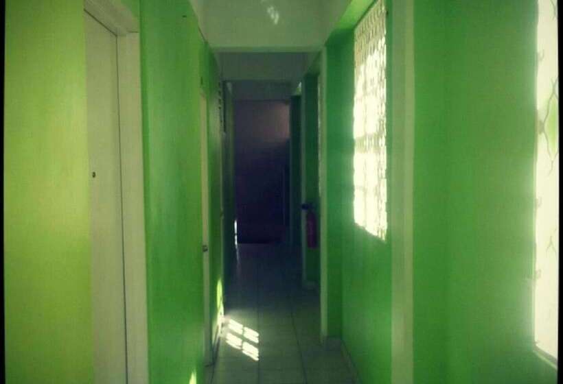 هتل La Flamboyant