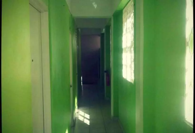 هتل La Flamboyant