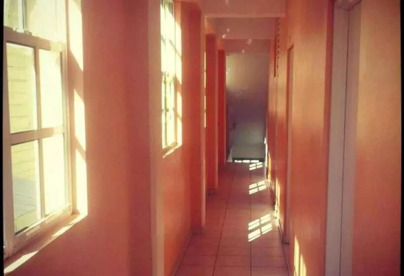 هتل La Flamboyant