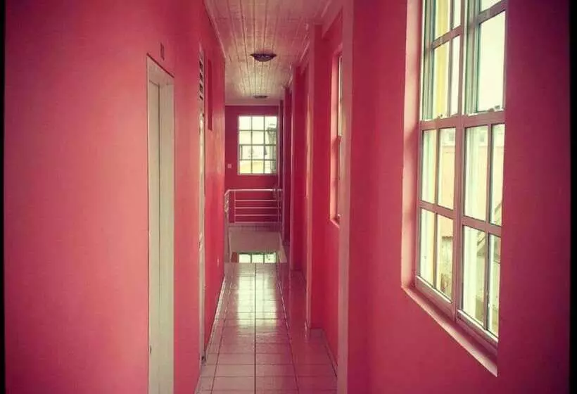 هتل La Flamboyant