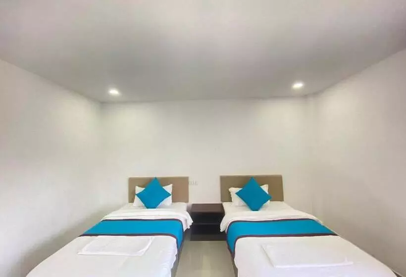 هتل Mary Beach  And Resort