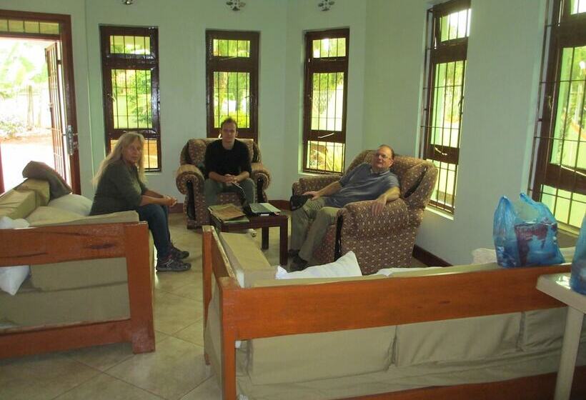 酒店 Ngorongoro Villa & Restaurant