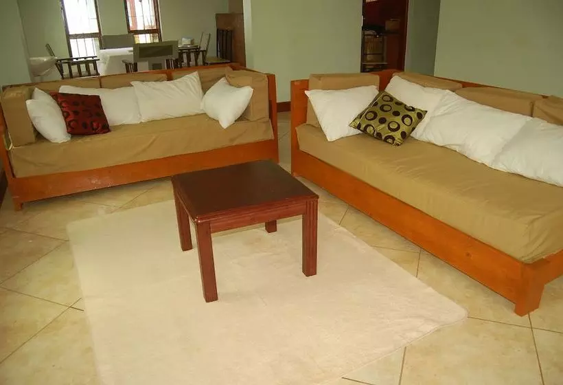 هتل Ngorongoro Villa & Restaurant