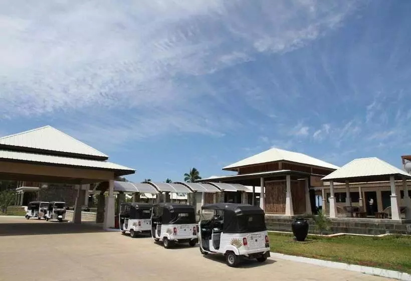 هتل Palm Beach Resort & Spa