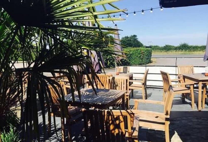 בית מלון כפרי Sturdys Castle