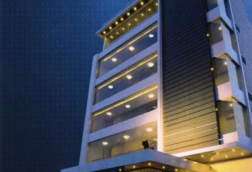 ホテル Renest Tirupati