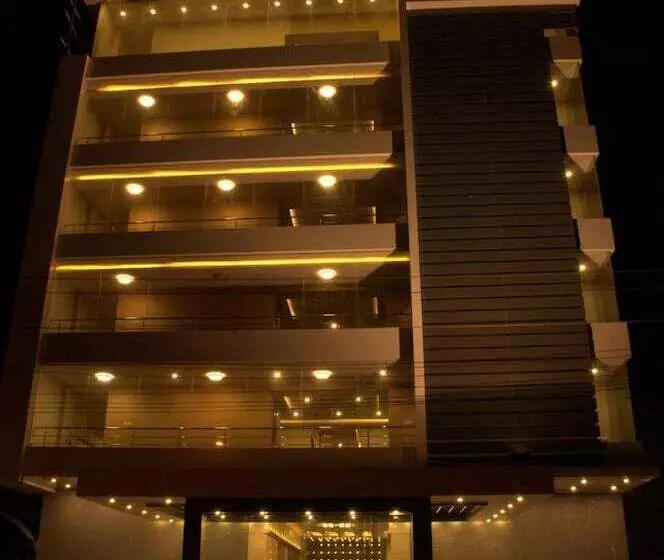 ホテル Renest Tirupati