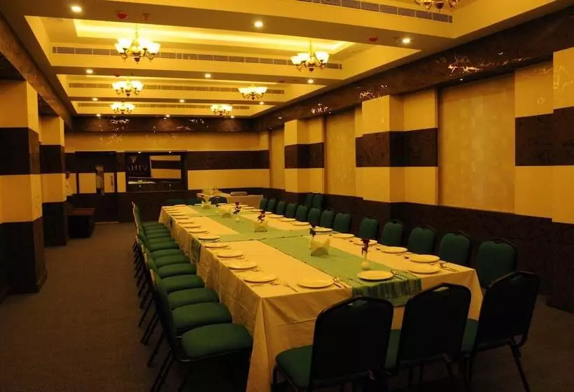 ホテル Renest Tirupati