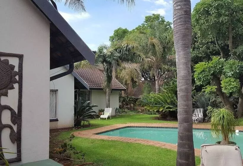 펜션 Airport Modjadji Guesthouse