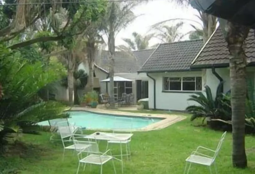 펜션 Airport Modjadji Guesthouse