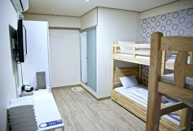 Пансион Goodstay Tomo Residence