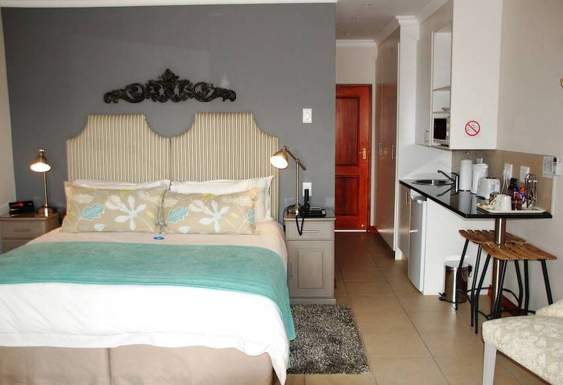 بنسيون Rivonia Premier Lodge