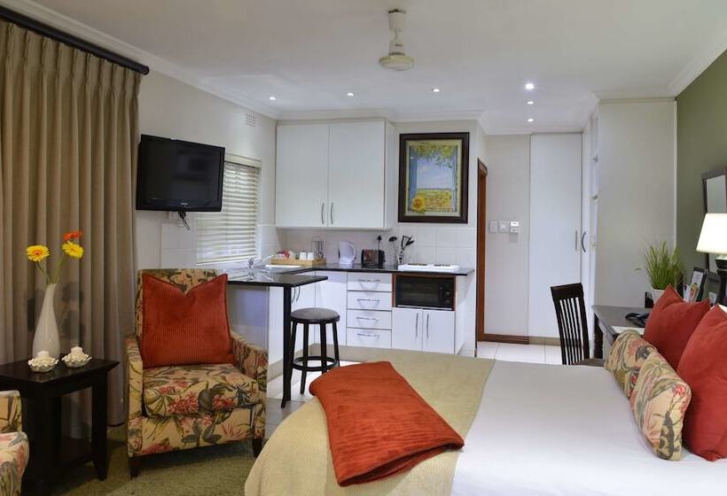 بنسيون Rivonia Premier Lodge