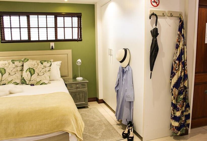 بنسيون Rivonia Premier Lodge