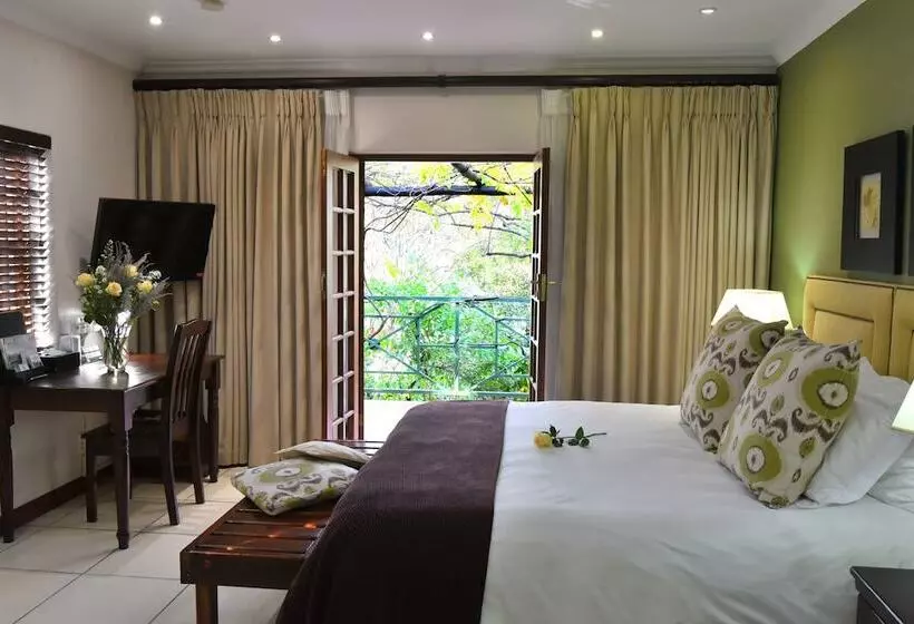 بنسيون Rivonia Premier Lodge