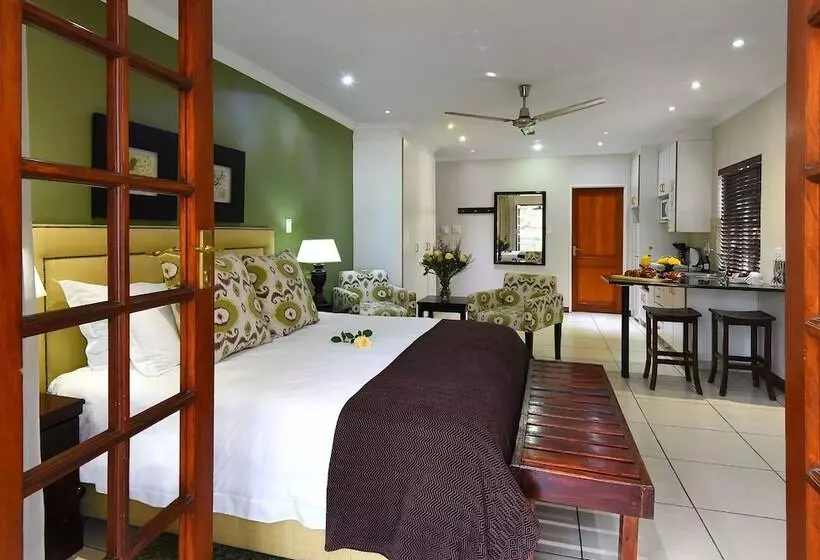 بنسيون Rivonia Premier Lodge