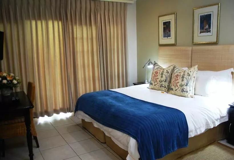 بنسيون Rivonia Premier Lodge