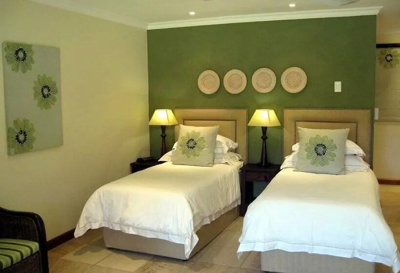 بنسيون Rivonia Premier Lodge