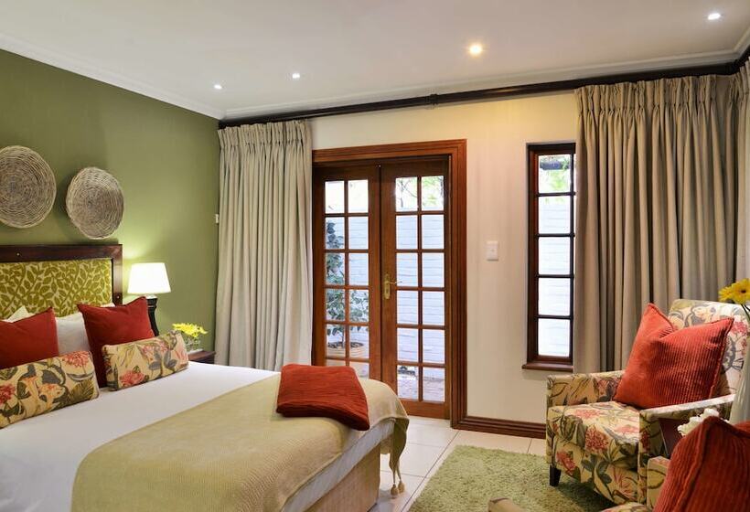 بنسيون Rivonia Premier Lodge