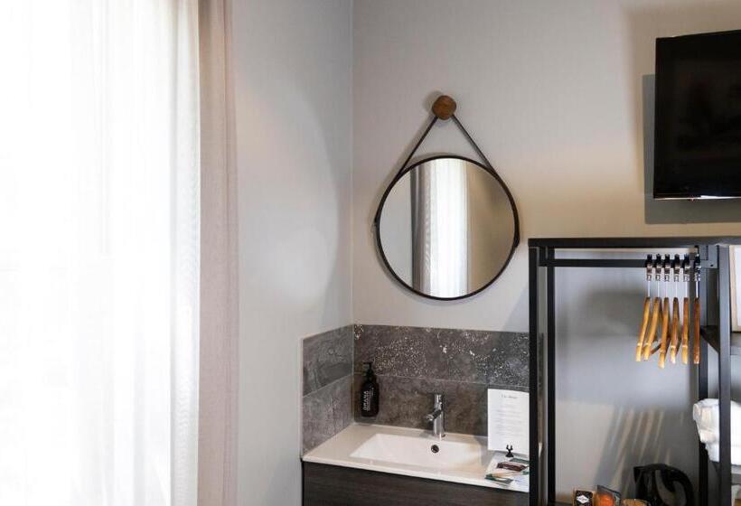 פנסיון The Alison Randwick