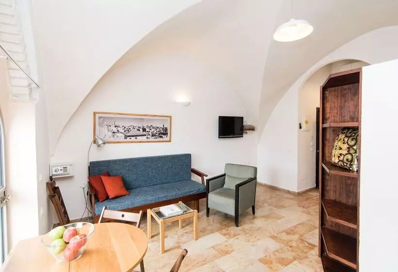 The Market Courtyard   Jerusalem Suites